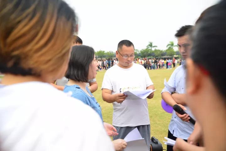 口哨發令、旗幟落下，比賽的完美呈現，離不開裁判員的辛苦付出，低調是他們的代名詞